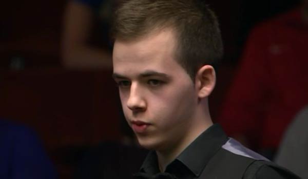 二人更彰显 二人更彰显